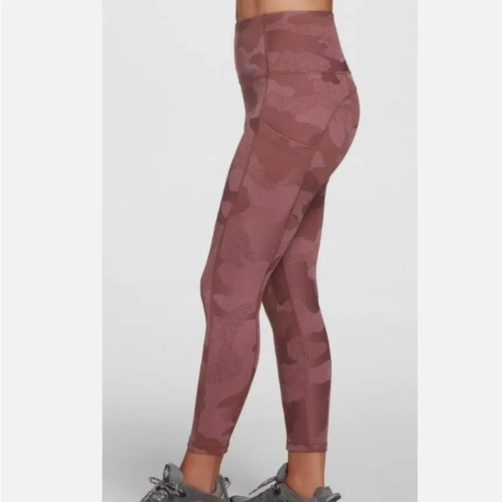 The North Face Women's Motivation High Rise Leggings in Camo Print size Small